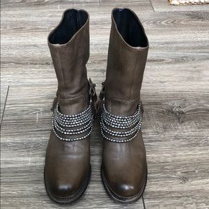 VERA WANG Natasha Chain Biker Boots